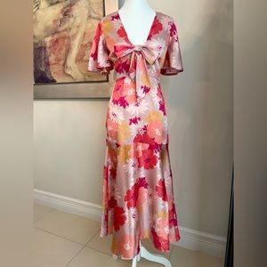 Mannequin size:
      Bust  : 32.5 
      Waist : 25.2
      Hip    : 34.5